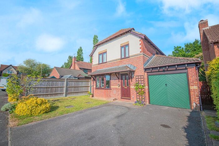 4 Bedroom Detached House For Sale In Fontwell Gardens, Horton Heath, Eastleigh, SO50