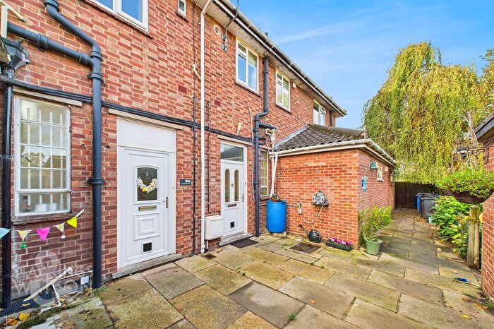 2 Bedroom Flat For Sale In Parmenter Road, Norwich, NR4