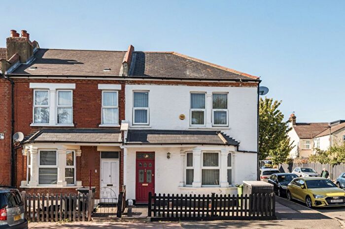 3 Bedroom End Of Terrace House For Sale In Villiers Road, Beckenham, BR3