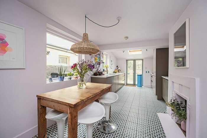 3 Bedroom Terraced House To Rent In Kenworthy Road, Hackney, London, E9