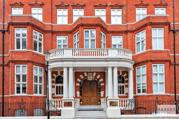 3 Bedroom Flat For Sale In Hans Crescent, London, SW1X