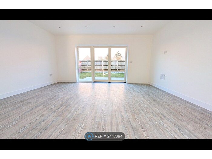 3 Bedroom Detached House To Rent In Grey Way, Cambridge, CB5