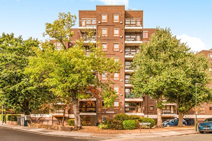 2 Bedroom Flat For Sale In Lime Court, Gipsy Lane, SW15