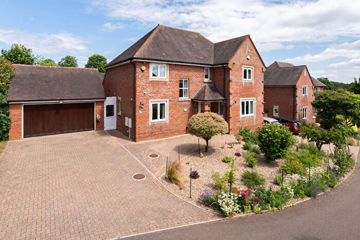 4 Bedroom Detached House For Sale In Highacre, Dorking, RH4