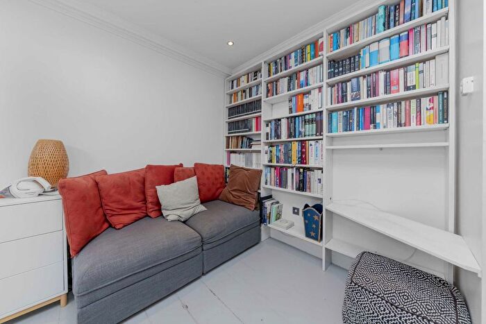 1 Bedroom Flat To Rent In Holloway Road, London, N19