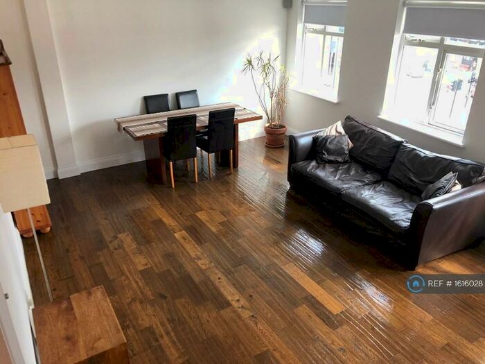 1 Bedroom Flat To Rent In Eastern Avenue, Gants Hill, IG2