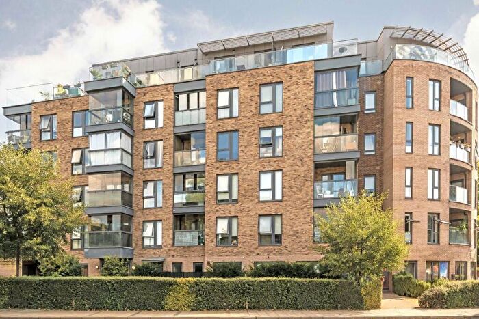 3 Bedroom Flat For Sale In Neasden Lane, Harlesden, NW10