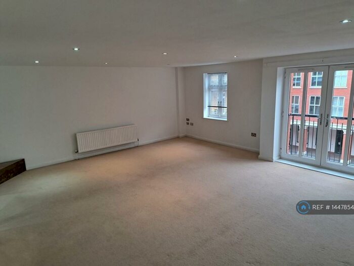 2 Bedroom Flat To Rent In Waterside, Shirley, Solihull, B90