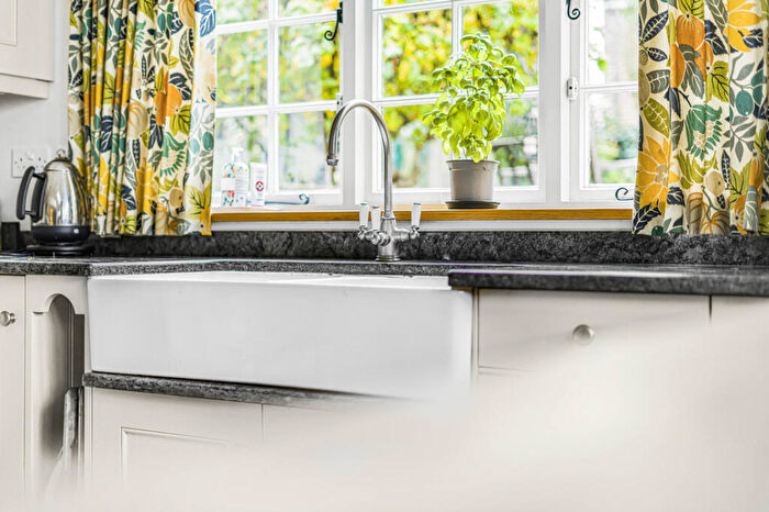 3 Bedroom Detached House For Sale In Queen Street, Dorchester-on-Thames, OX10