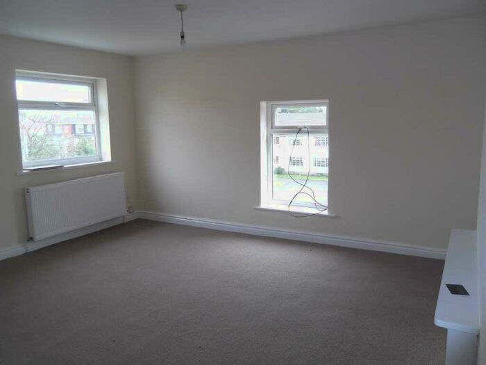 2 Bedroom Flat To Rent In Flat, Queens Road, Southport, PR9