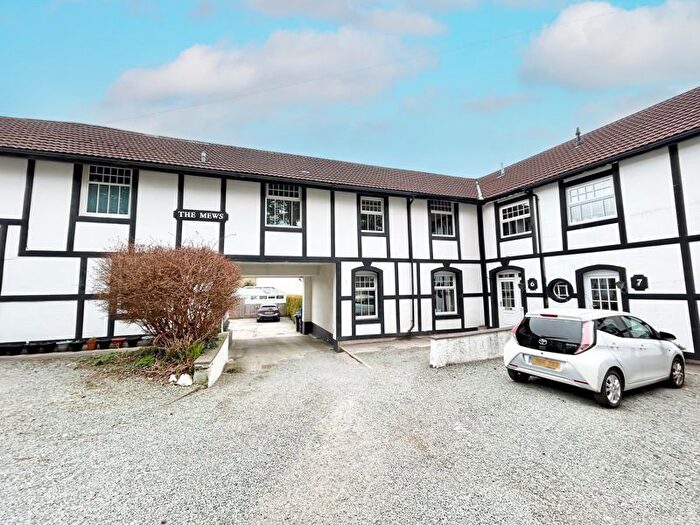 4 Bedroom Mews For Sale In Oakwood Mews, Conwy, LL32