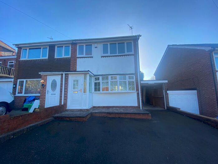 3 Bedroom Semi-Detached House To Rent In East Street, Dudley, DY2