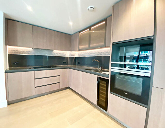 2 Bedroom Apartment To Rent In Prince Of Wales Drive, London, SW11