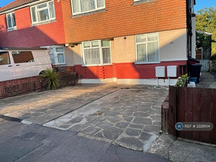 2 Bedroom Maisonette To Rent In Dryden Close, Hainault, IG6