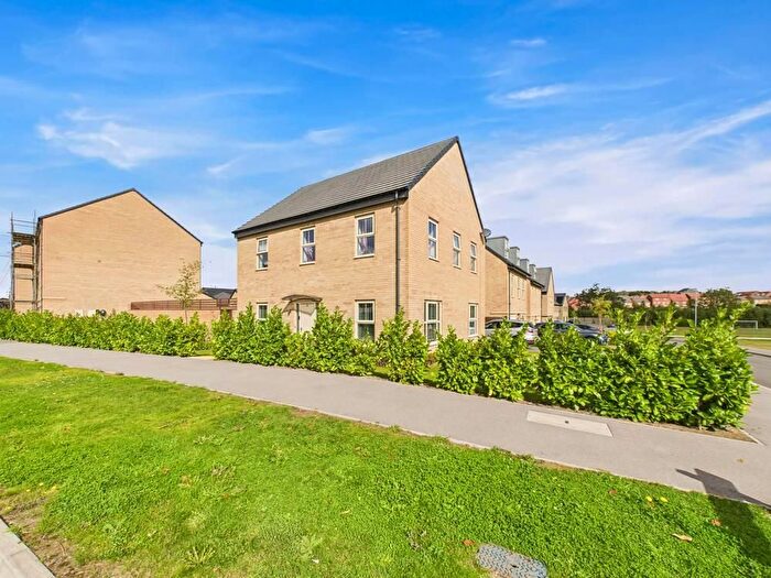 4 Bedroom Detached House For Sale In Haydock Avenue, Castleford, WF10