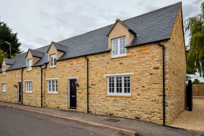 2 Bedroom Cottage To Rent In Church Street, OX27