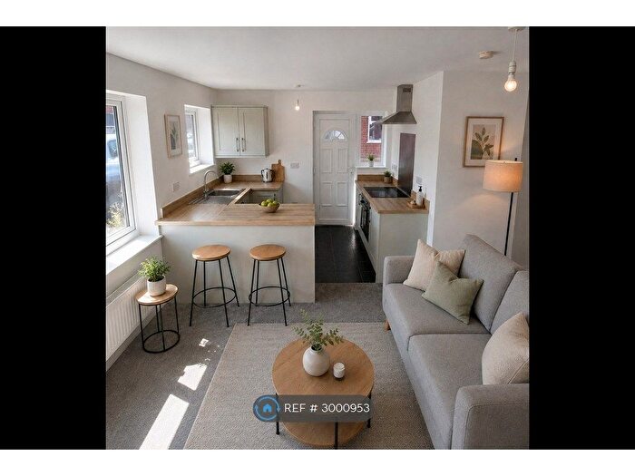1 Bedroom Detached House To Rent In Desmond St, Manchester, M46