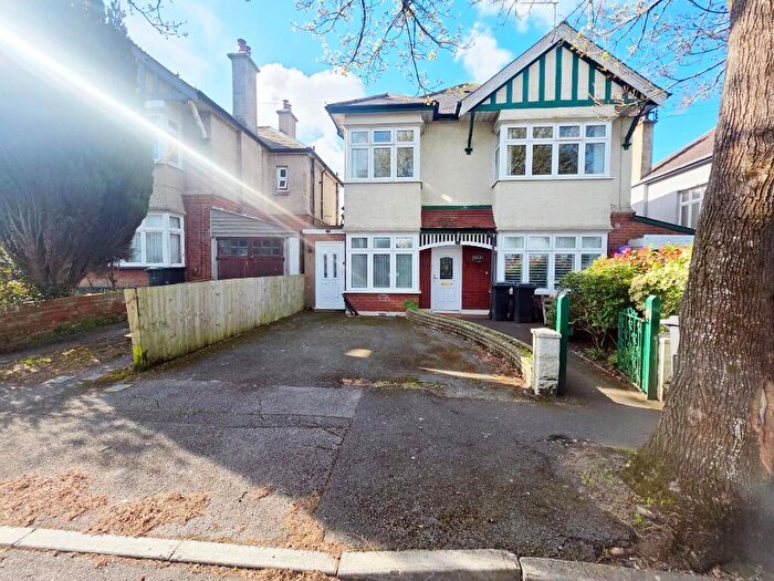 2 Bedroom Ground Maisonette For Sale In Overlooking Park, Fitzharris Avenue, Bournemouth, Dorset, BH9