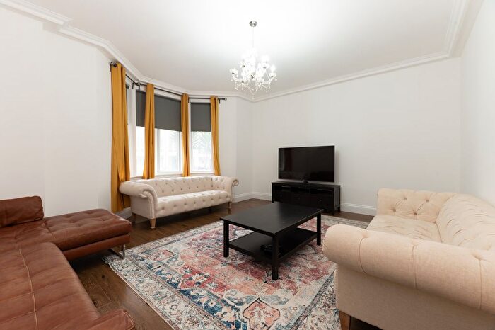 3 Bedroom Flat To Rent In Marylebone Road, London, NW1