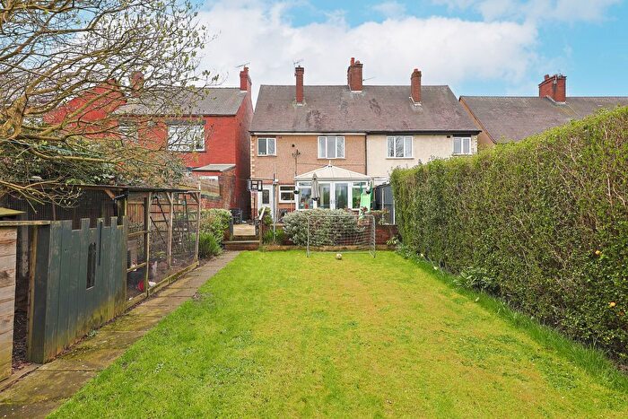 3 Bedroom Semi-detached House For Sale In Avenue Road, Whittington Moor, Chesterfield, S41