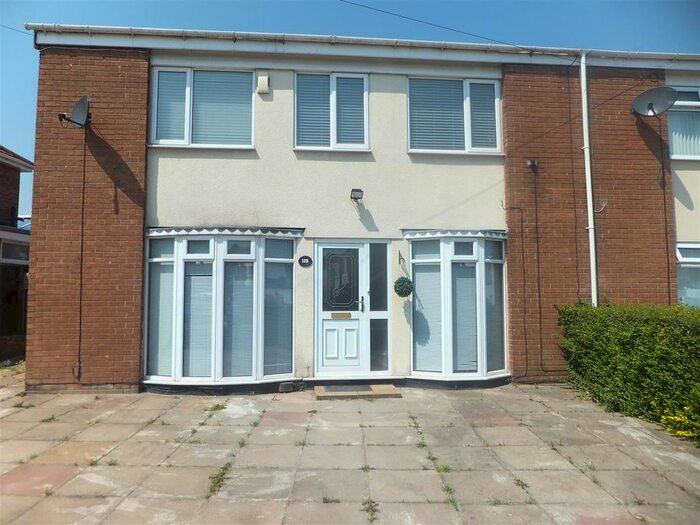 3 Bedroom Semi-Detached House To Rent In Ashbourne Crescent, Huyton, Liverpool, L36