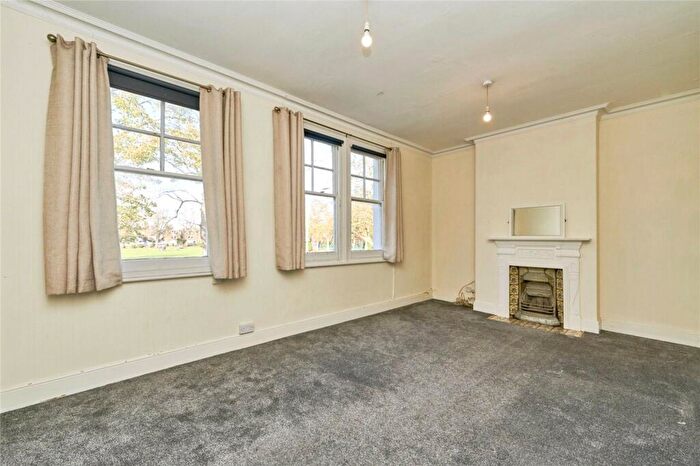 2 Bedroom Maisonette For Sale In Fairfield South, Kingston Upon Thames, KT1