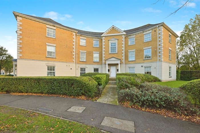 2 Bedroom Flat For Sale In Greenwich Way, Waltham Abbey, EN9