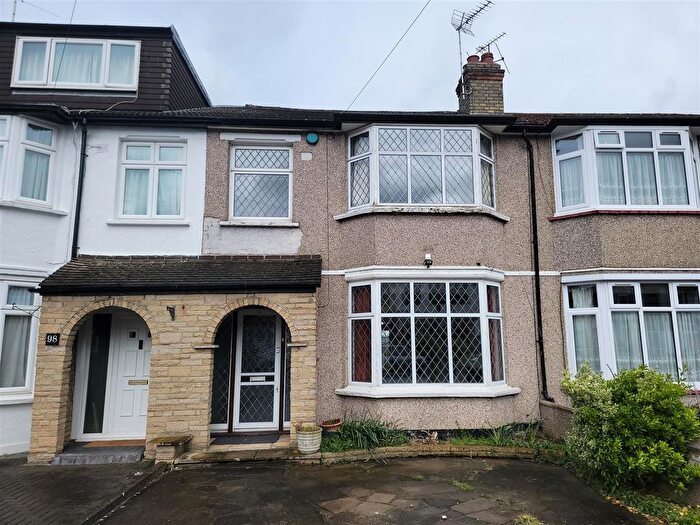 3 Bedroom Terraced House To Rent In Dorchester Avenue, Palmers Green, N13