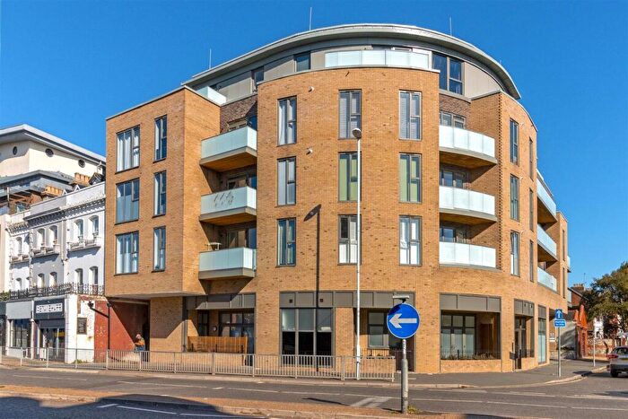 2 Bedroom Flat For Sale In Lennox Road, Worthing, BN11
