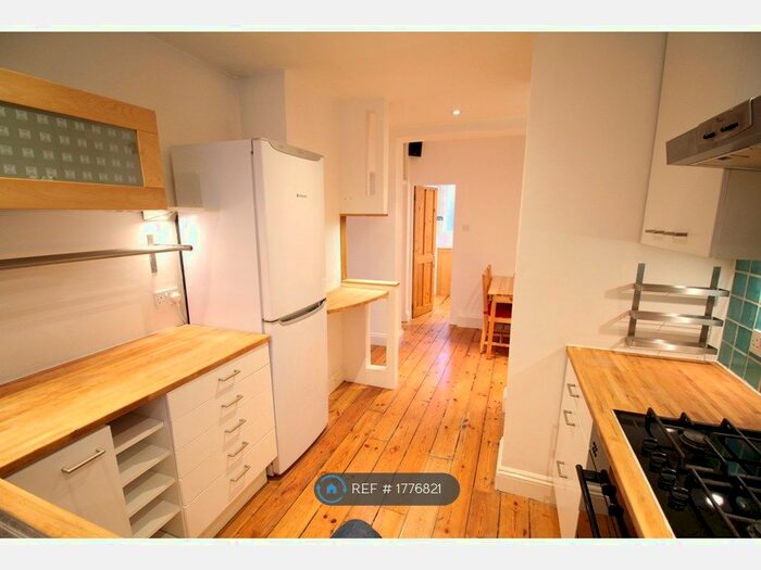 1 Bedroom Flat To Rent In Lavender Hill, London, SW11
