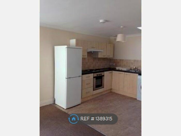 2 Bedroom Flat To Rent In Crieff, Crieff, PH7