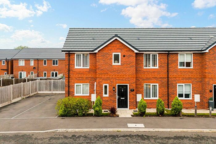 3 Bedroom Semi-Detached House For Sale In Anchor Field, Leigh, WN7