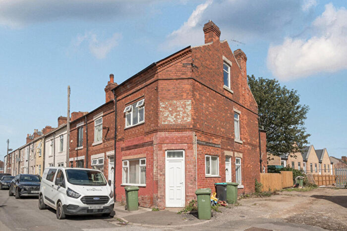 3 Bedroom End Of Terrace House For Sale In Spencer Street, Nottinghamshire, NG18