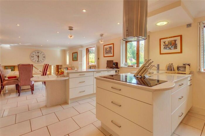 5 Bedroom Detached House To Rent In Croydon, CR0