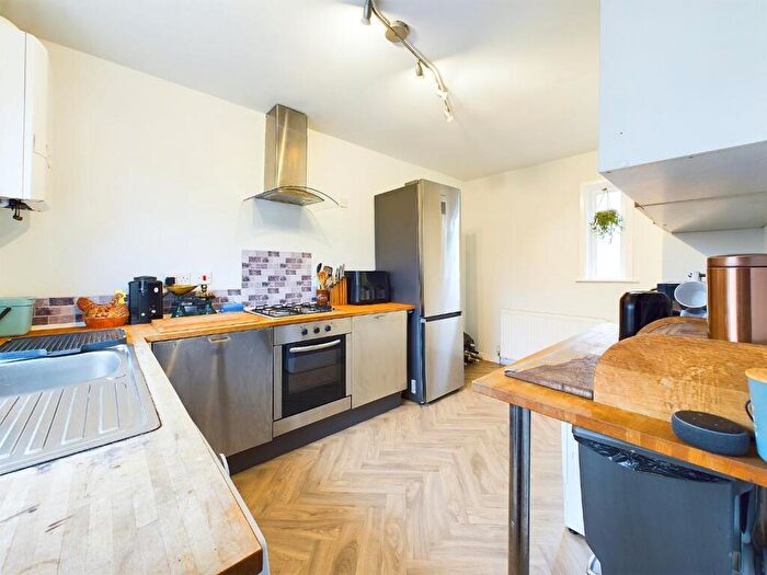 2 Bedroom Semi-Detached House For Sale In Glenside Road, Shipley, BD18
