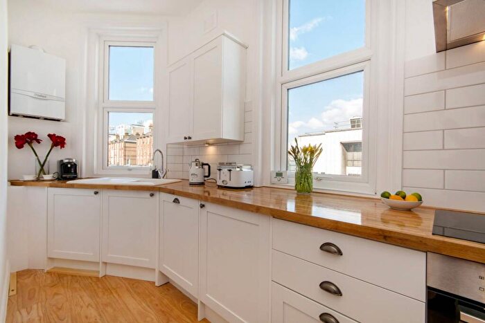 1 Bedroom Flat To Rent In Lavender Hill, Clapham Junction, London, SW11