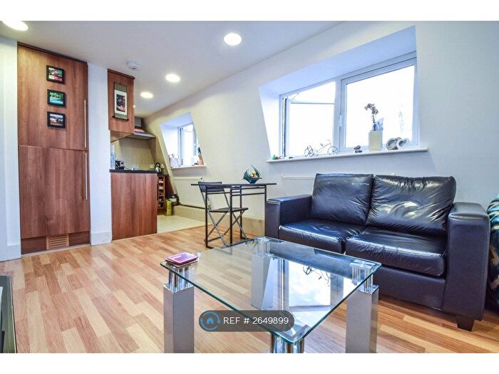 1 Bedroom Flat To Rent In Edith Road, London, W14