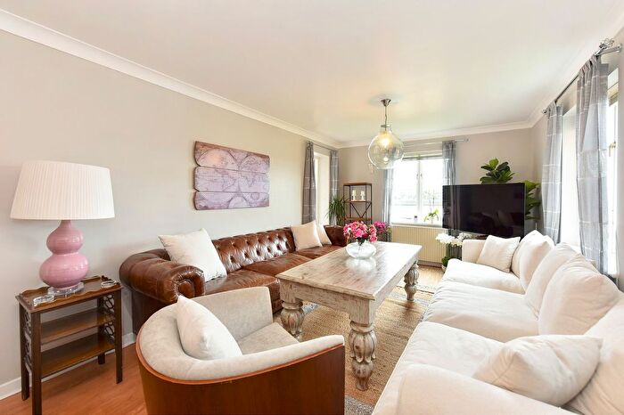 2 Bedroom Flat To Rent In Milton Court, Carrara Wharf, Ranelagh Gardens, London, SW6