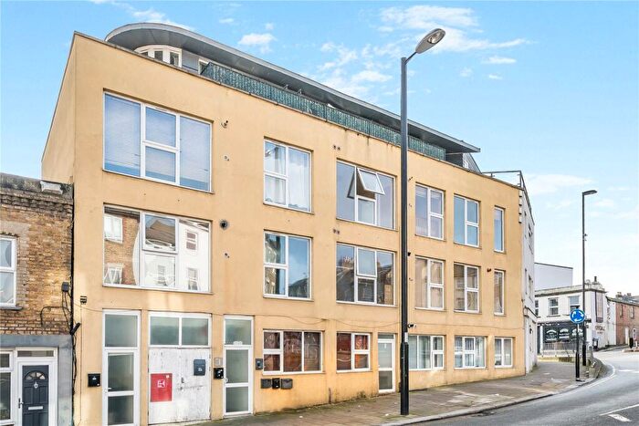 2 Bedroom Flat For Sale In Dartmouth Road, Sydenham, London, SE26