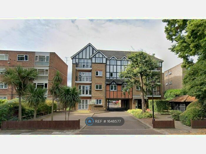 2 Bedroom Flat To Rent In Chartwell Lodge, Beckenham, Kent, BR3