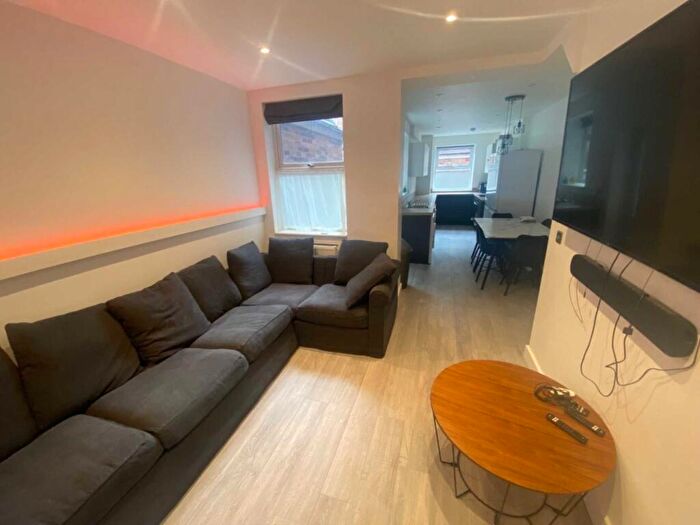 6 Bedroom Terraced House To Rent In Langley Road, Fallowfield, M14