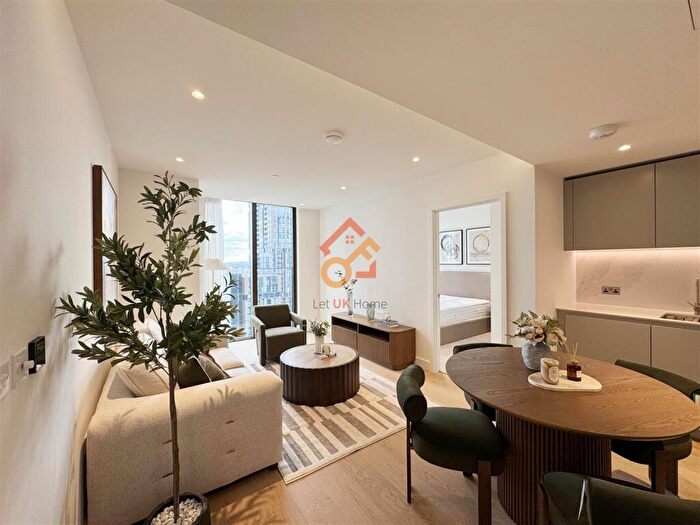 2 Bedroom Flat To Rent In Harcourt Tower, Marsh Wall, London, E14