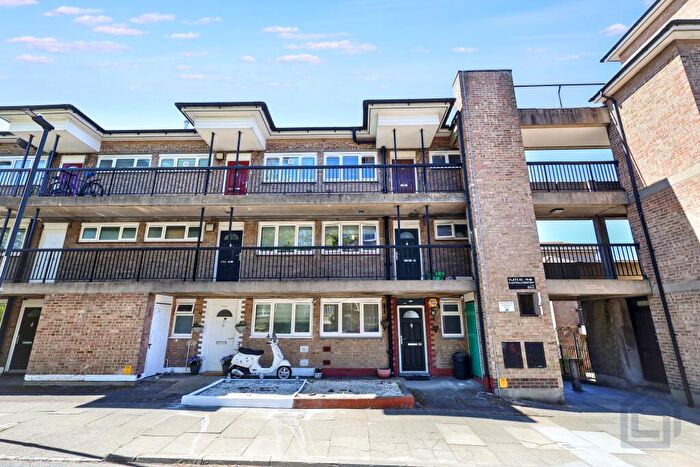 1 Bedroom Maisonette For Sale In Flintmill Crescent Blackheath, London, SE3