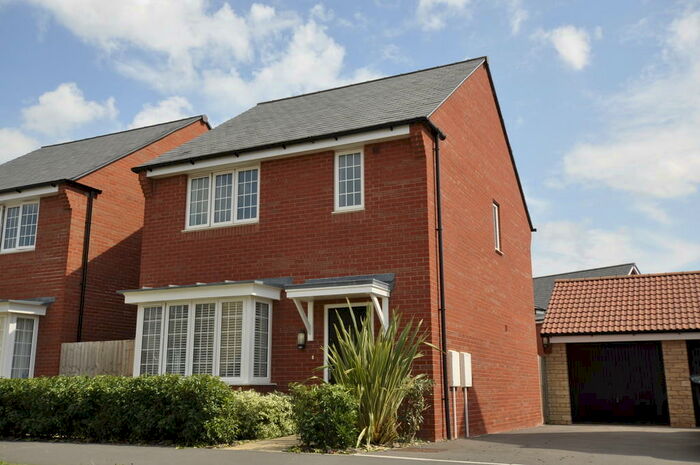 3 Bedroom Detached House To Rent In Littlewood Way, Cheddar, BS27