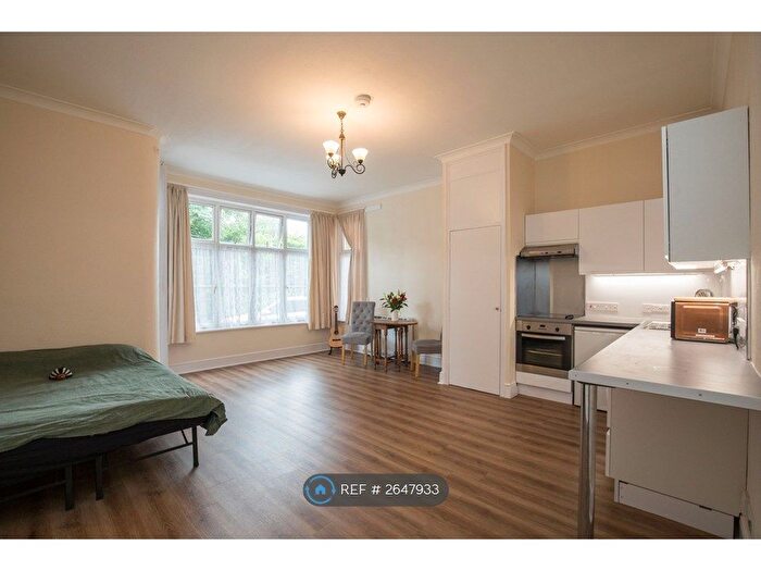 Studio To Rent In Langley House, Woking, GU21