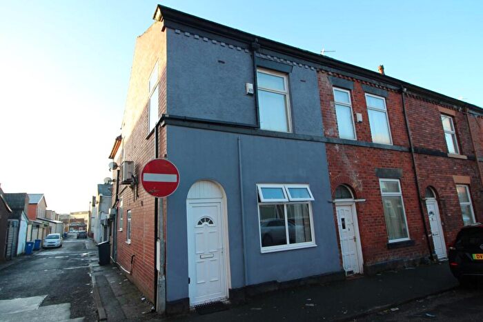 2 Bedroom Ground Maisonette To Rent In Vernon Street, Bury, BL9