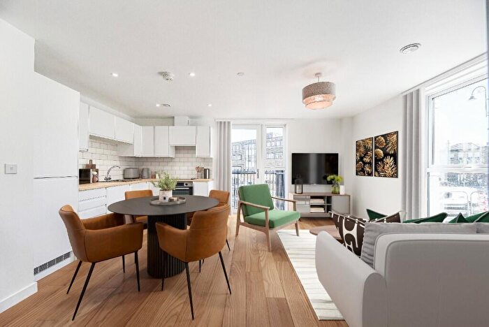 2 Bedroom Apartment To Rent In Bolt Works, Lister Lane, Halifax, West Yorkshire, HX1