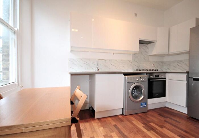 2 Bedroom Flat To Rent In Fairbridge Road, Archway, N19