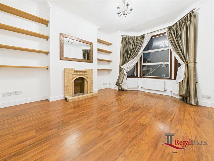 2 Bedroom Flat To Rent In Lansdowne Grove, London, NW10