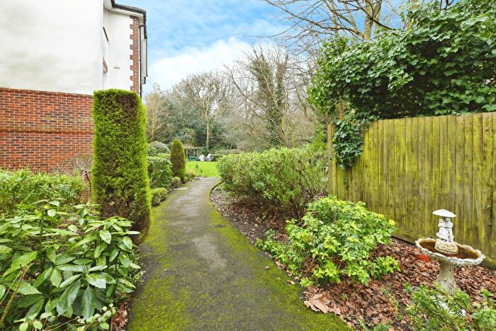 1 Bedroom Flat For Sale In Junction Road, Brentwood, Essex, CM14
